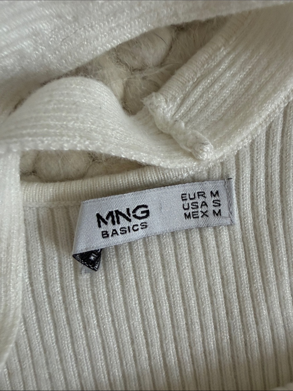 Mango White Ribbed V-Neck Tank - Picture 2 of 2